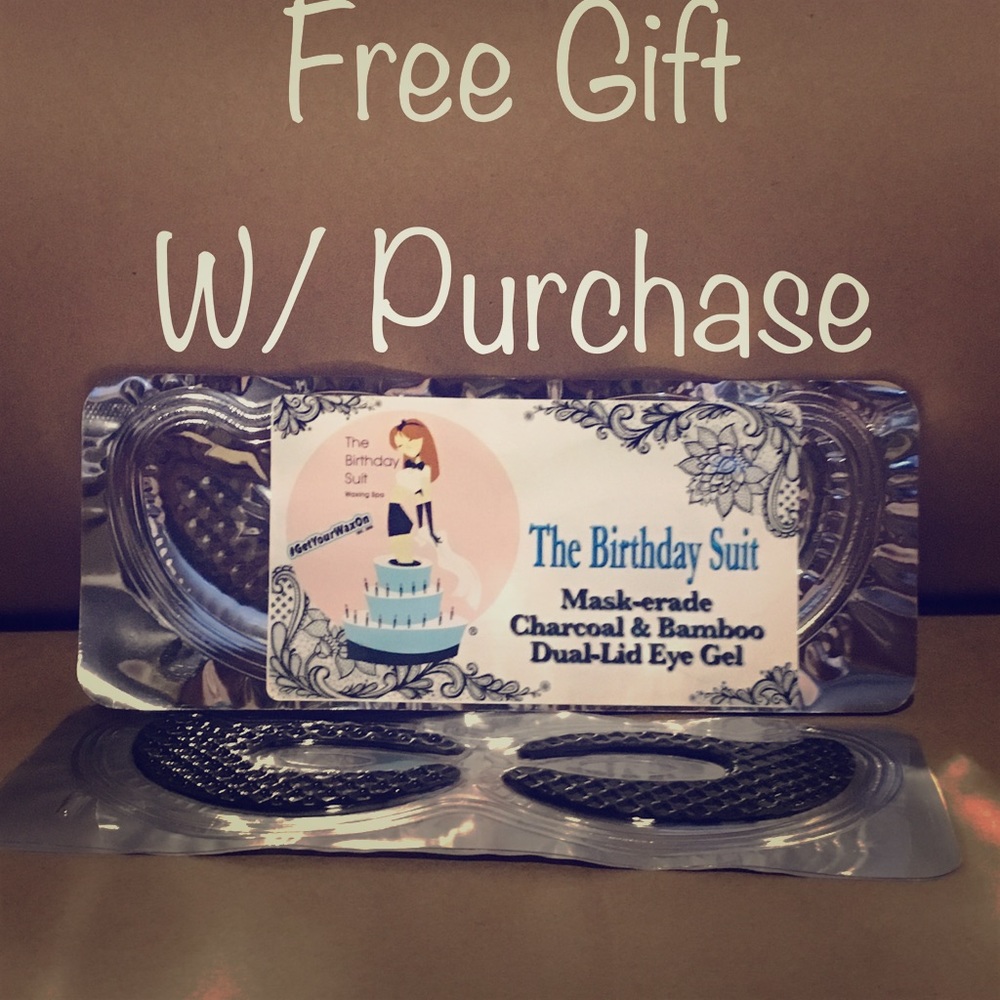 🎁👀🎁👀 Free Gift w/ Purchase 🎁👀🎁👀